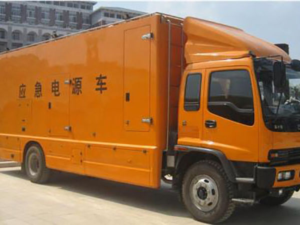 长沙冬季柴油发电机启动前，如何检查燃油系统中的积水？